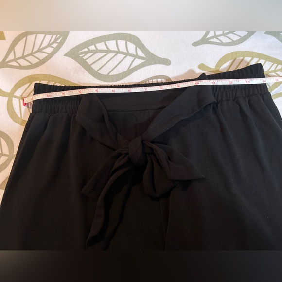 Express Shorts with Waist Bow Size S - Picture 8 of 8